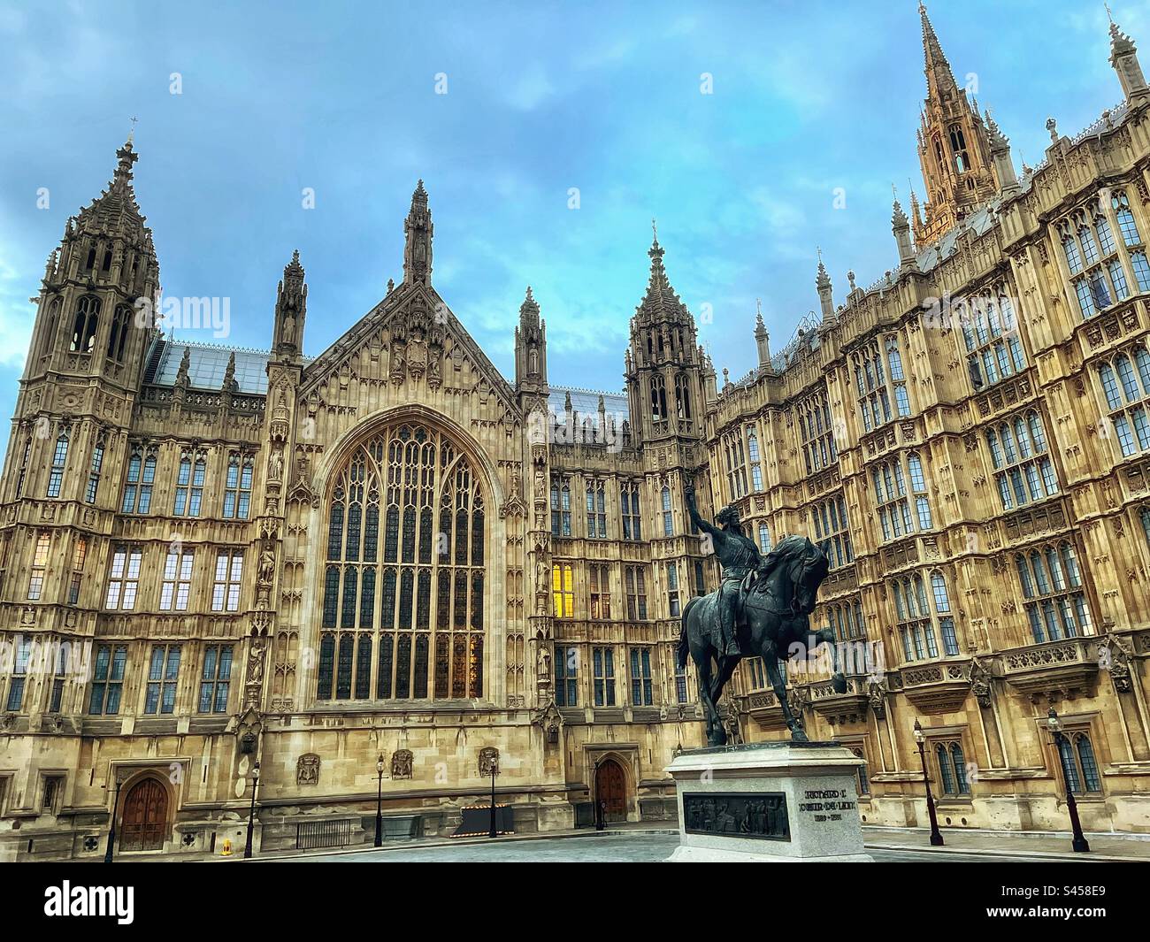 Richard Coeur de Lion or King Richard 1189 to 1199 statue in Old Palace Yard, Westminster in London. Baron Carlo Marochetti, Italian sculptor shown at the Great Exhibition 1851 in Crystal Palace - Smartphone Captured Stock Image