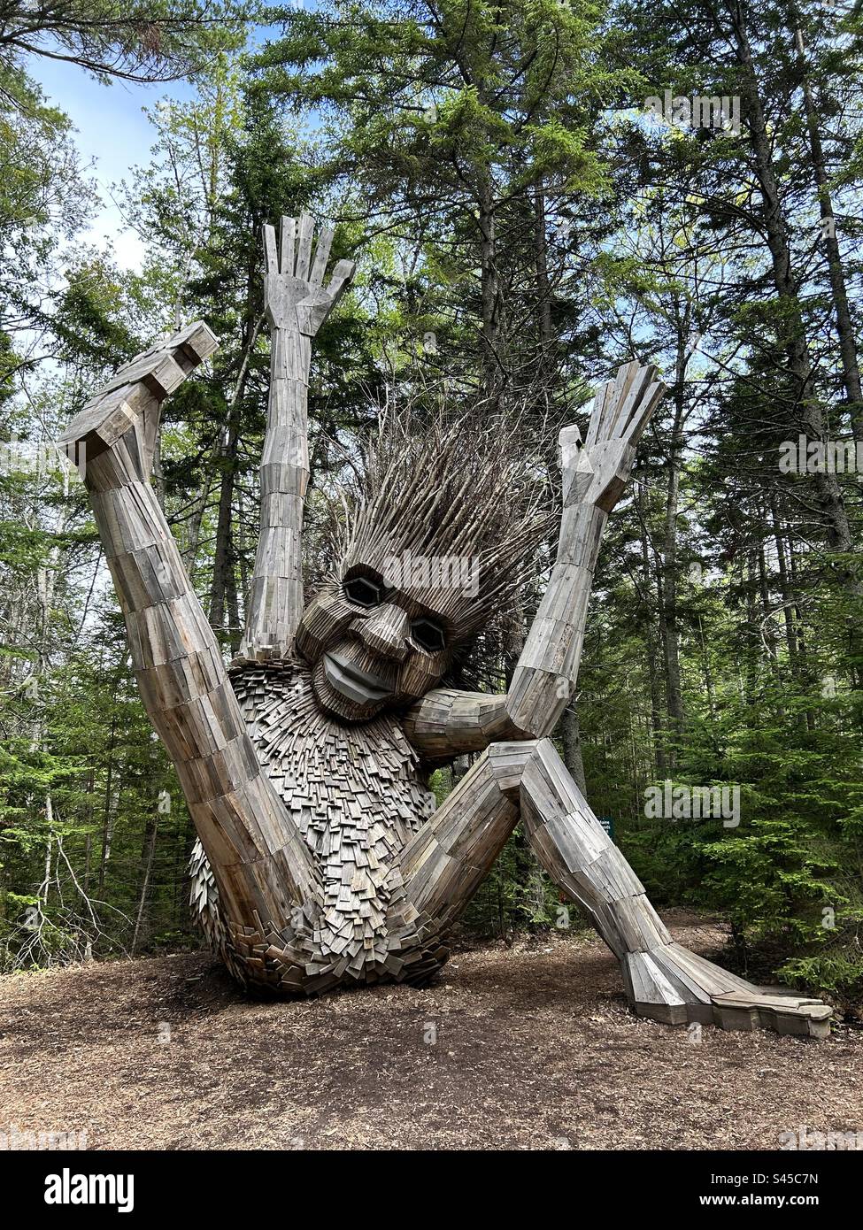 Coastal Maine Botanical Gardens Guardians of the Seeds Giant Troll Soren, the troll who sticks up for branches Stock Photo