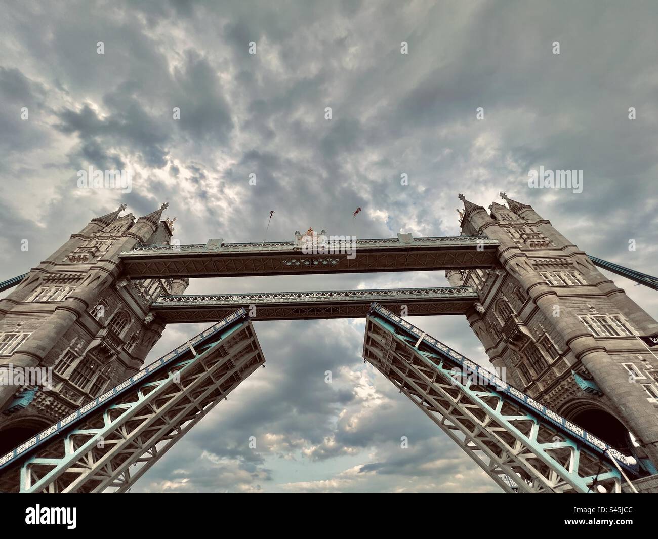 Tower bridge in London a bascule and suspension bridge, bascules are ...