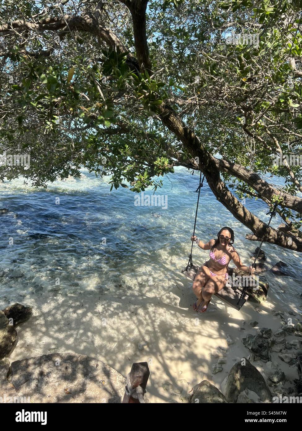 Crystal clear water beach hi-res stock photography and images - Alamy