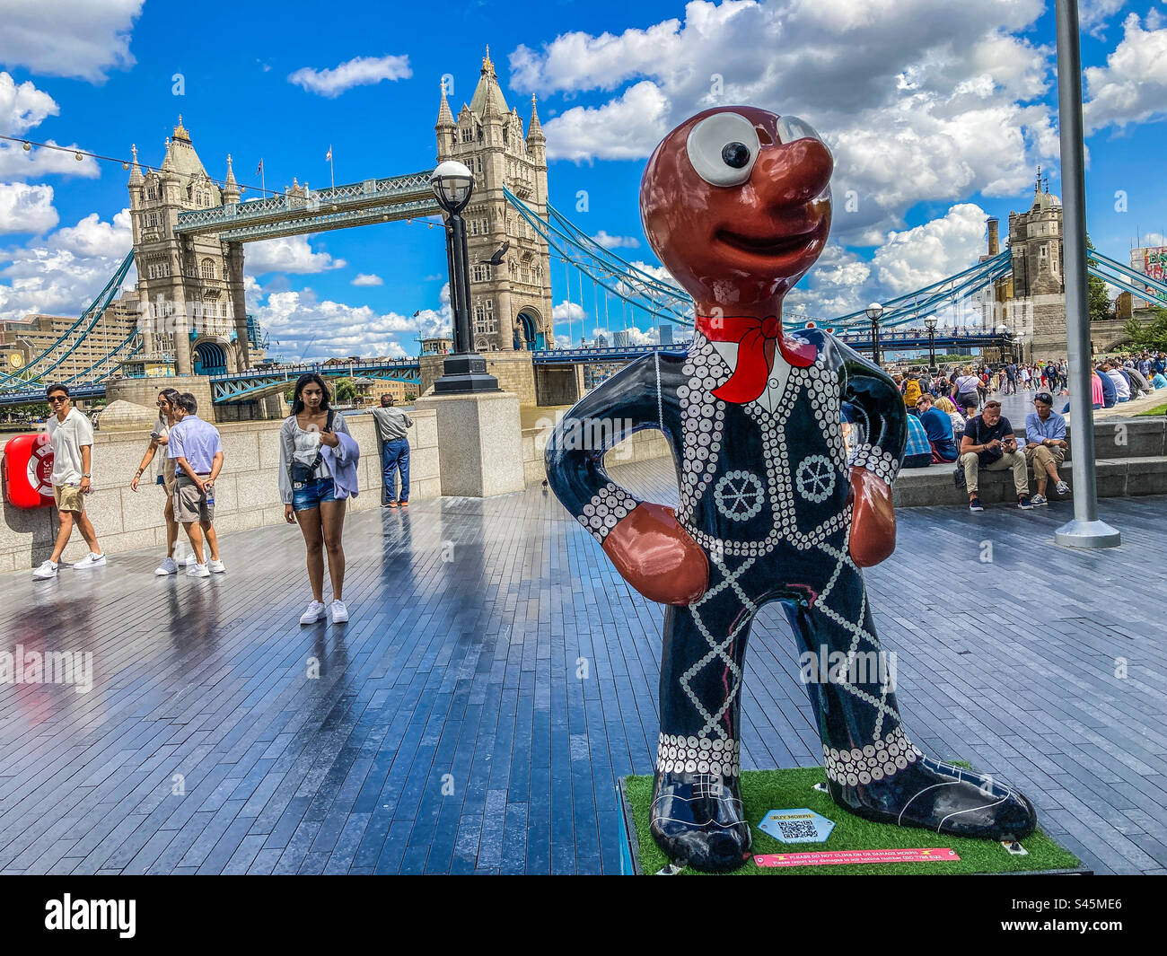 Pearly King Morph Statue near Tower Bridge, London - Smartphone Captured Stock Image