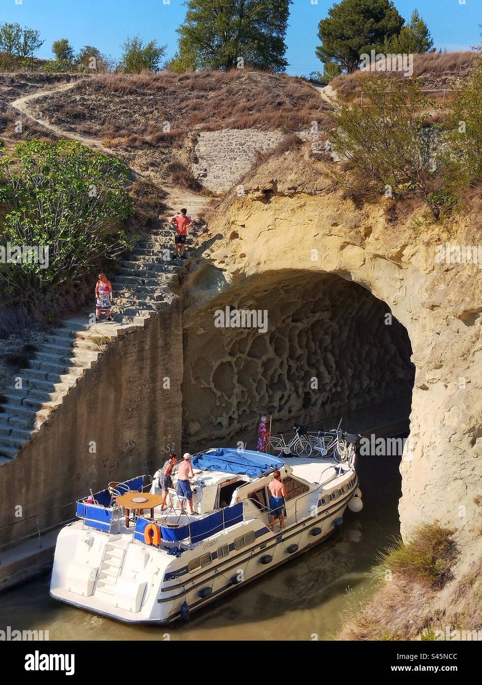 Tunnel du Malpas. Navigation on the Canal du Midi. Occitanie, France Stock Photo