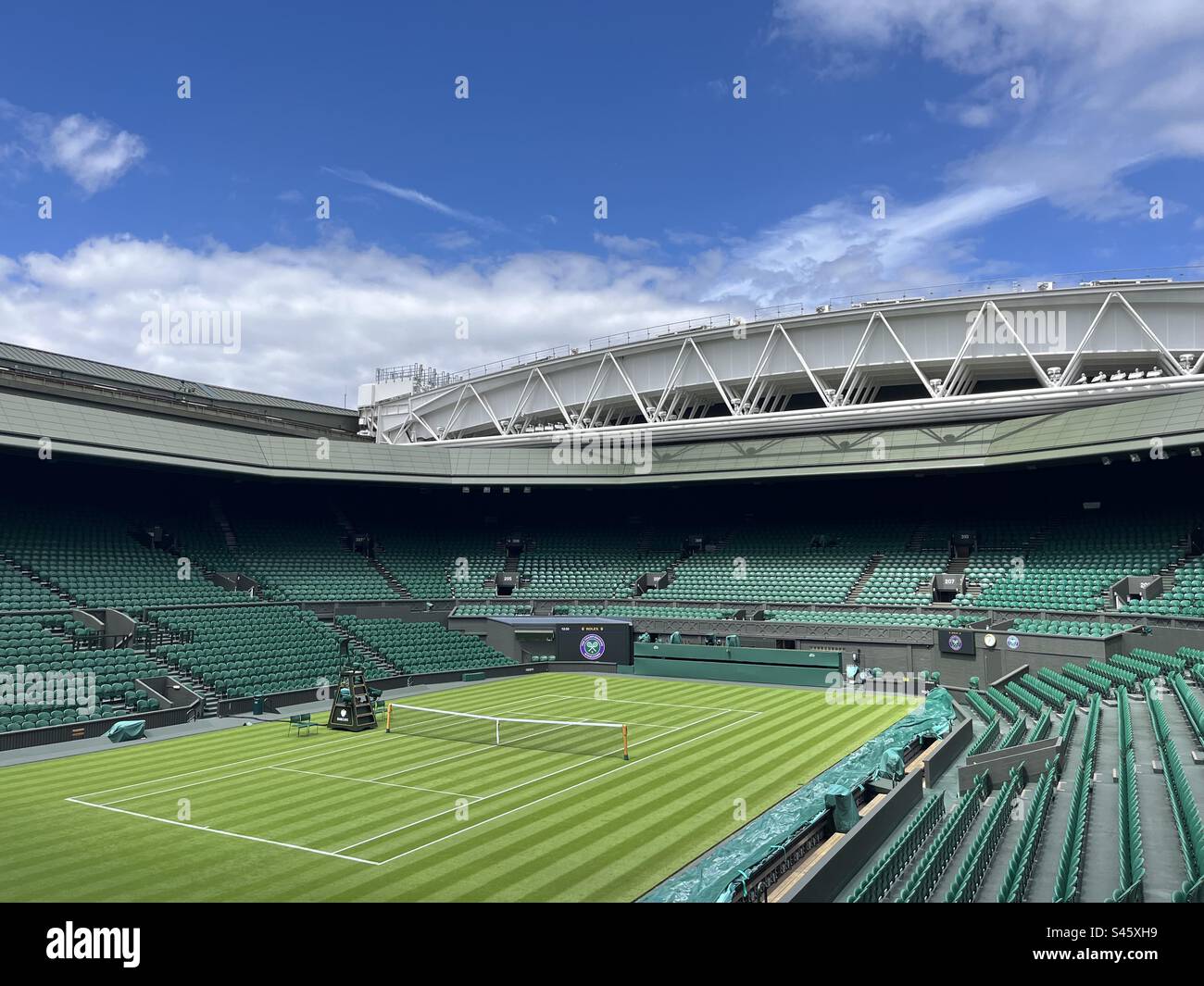 A general view of centre court at the All England Lawn Tennis Club (AELTC) in Wimbledon, southwest London. Stock Photo