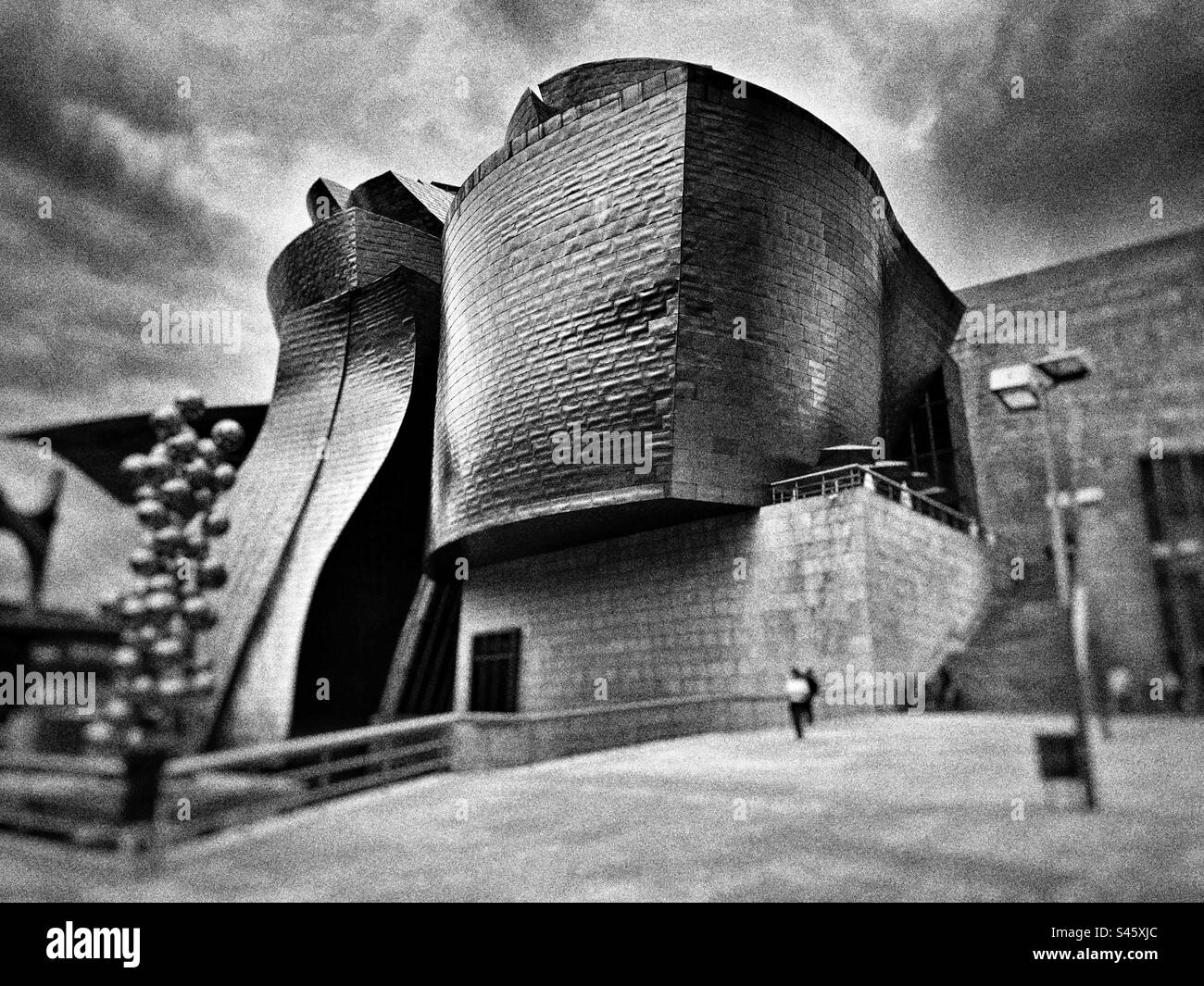 Guggenheim Museum in Bilbao Stock Photo Alamy