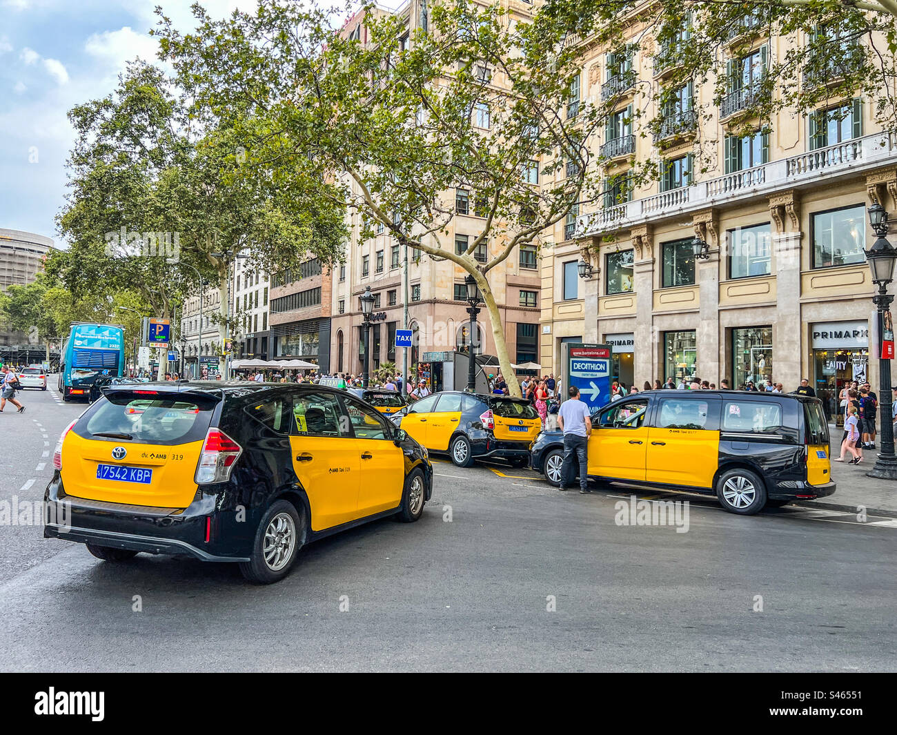 Barcelona taxi’s waiting’s at top of La Rambla Stock Photo