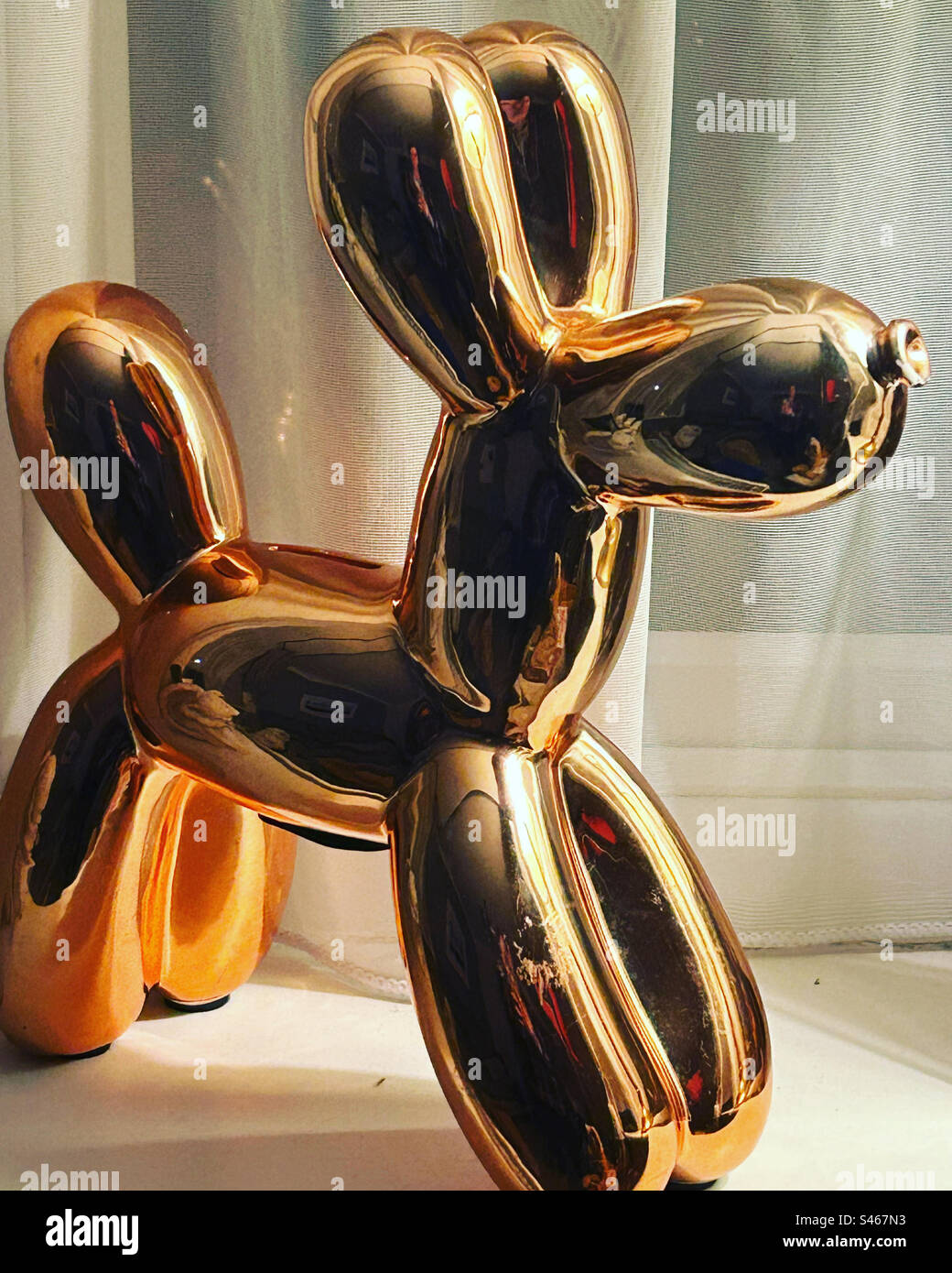 520 Jeff Koons Images, Stock Photos, 3D objects, & Vectors