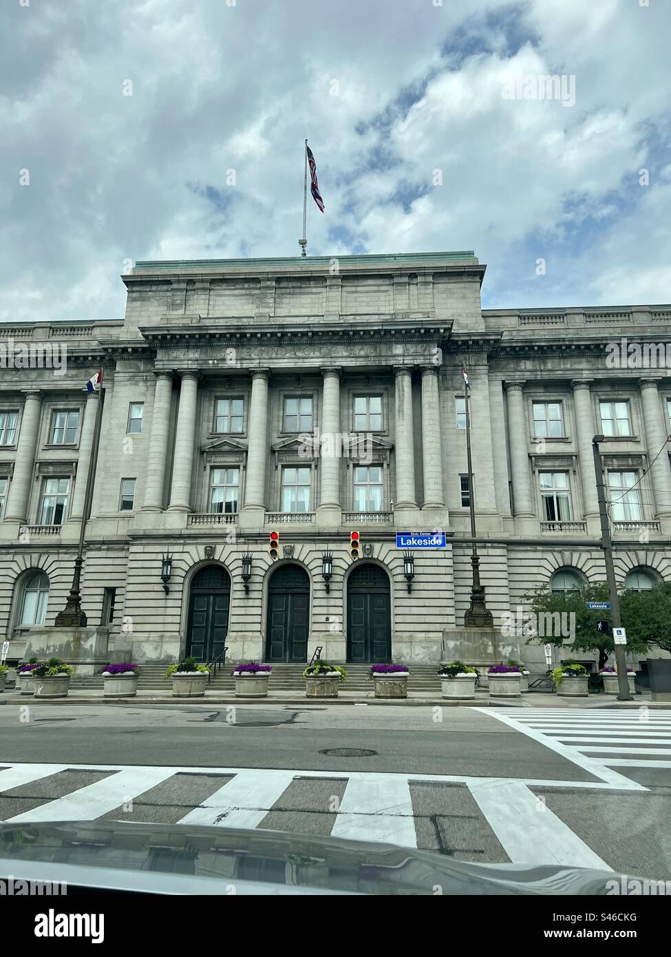 Cleveland City Hall and Courthouse on Lakeside Avenue in downtown Cleveland,  Ohio, USA Stock Photo - Alamy