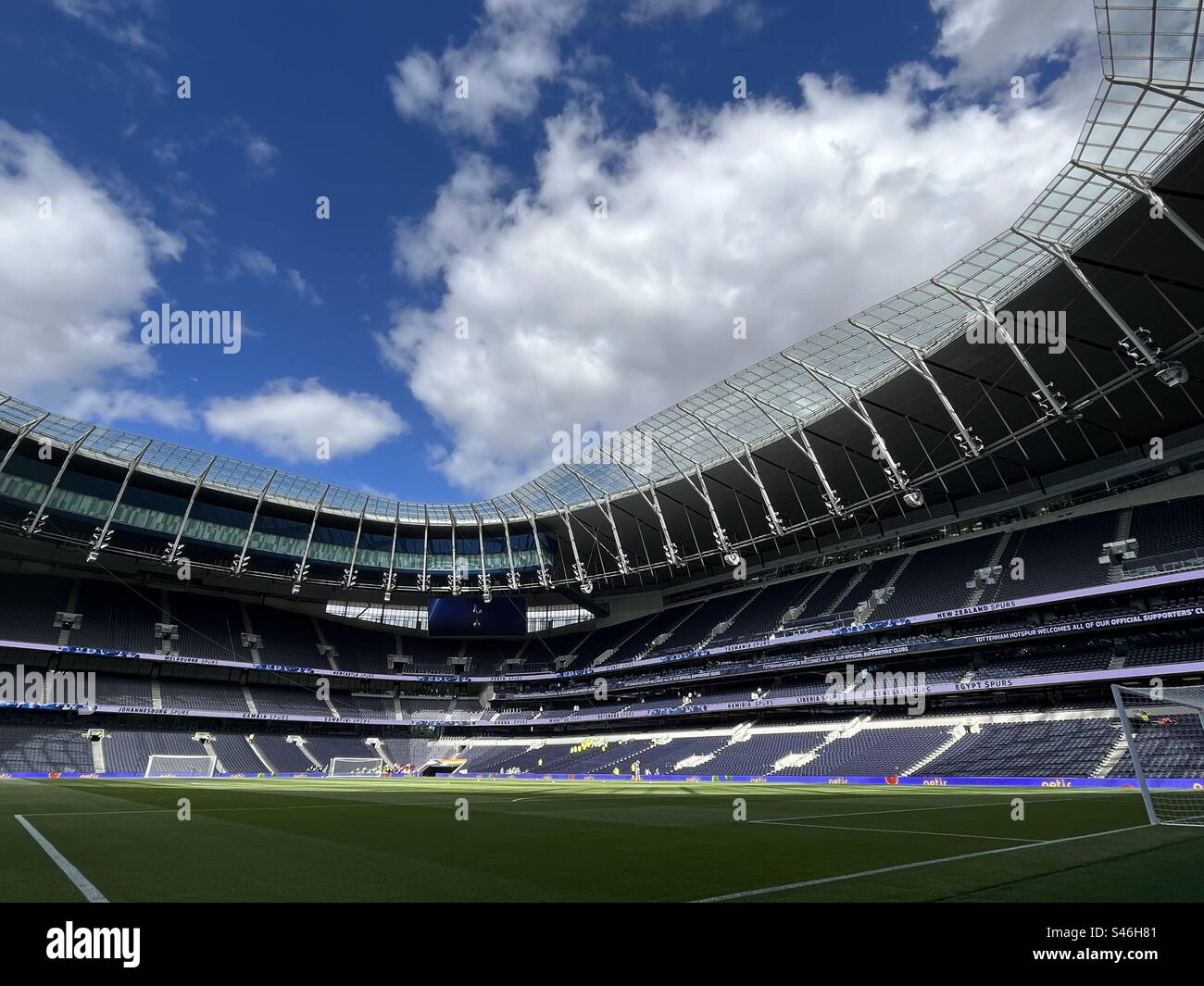 Tottenham hotspur stadium view hi-res stock photography and images - Alamy