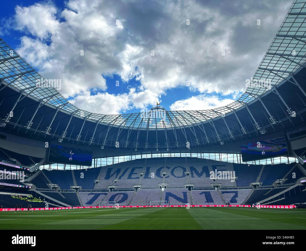 Tottenham hotspur stadium view hi-res stock photography and images - Alamy