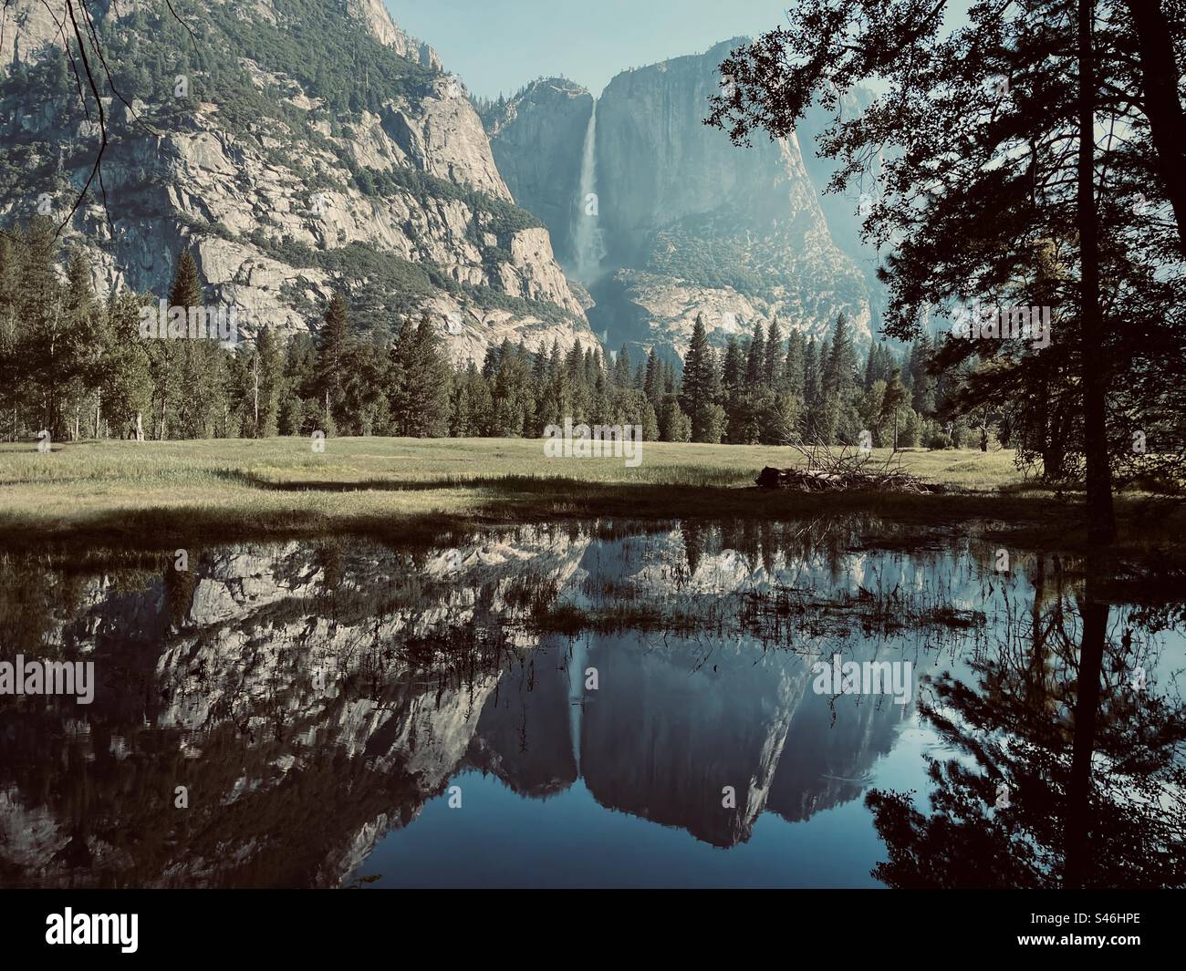 A very full flowing Yosemite Falls in July. 2023 was a record year for snow in California. Shot in July, 2023. Yosemite National Park, California USA b Stock Photo