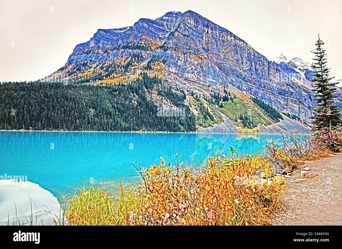 Lake Louise, Rocky Mountains , autumn colours Stock Photo - Alamy