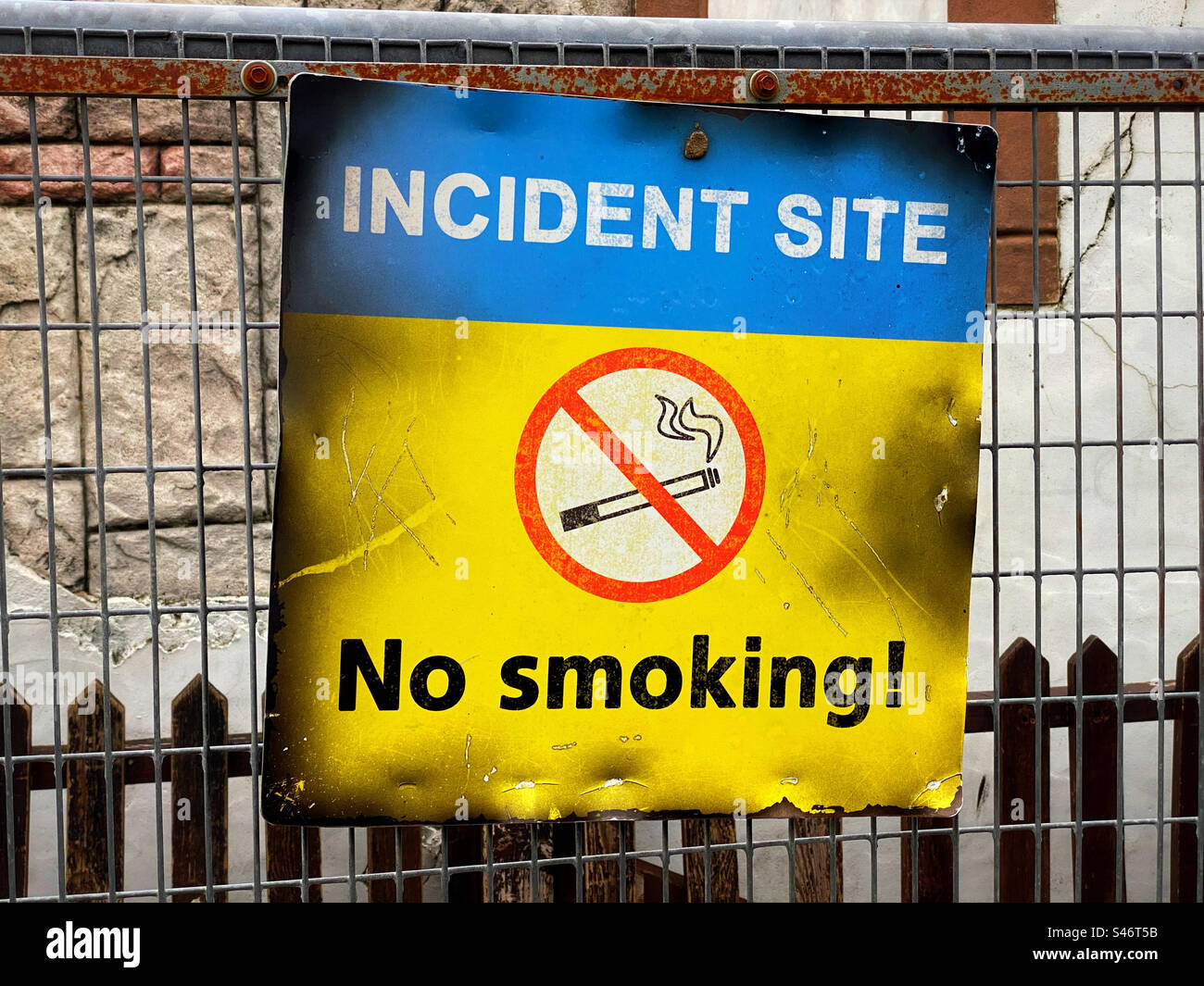 INCIDENT SITE NO SMOKING! Photo ©️ COLIN HOSKINS. - Smartphone Captured Stock Image