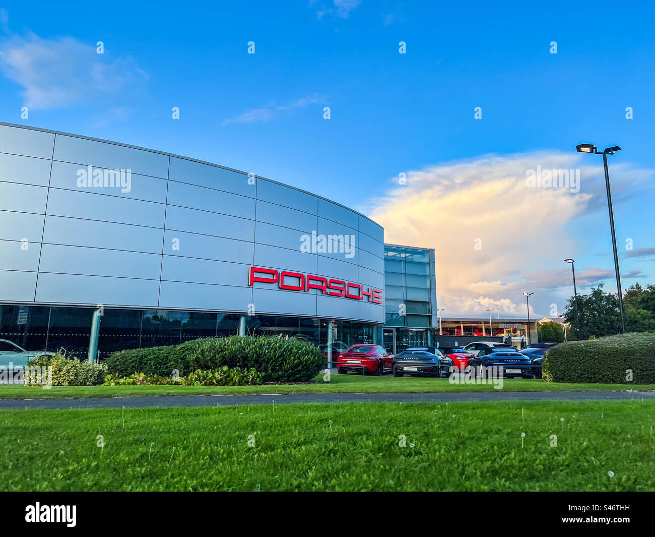 Porsche Dealership In Leeds City Centre Stock Photo Alamy porsche-dealership-in-leeds-city-centre-stock-photo-alamy