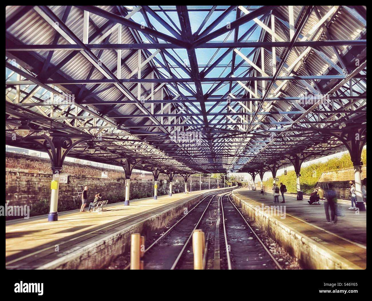 Dundee railway station Stock Photo Alamy