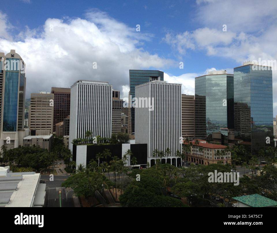 Downtown honolulu skyline hi-res stock photography and images - Alamy