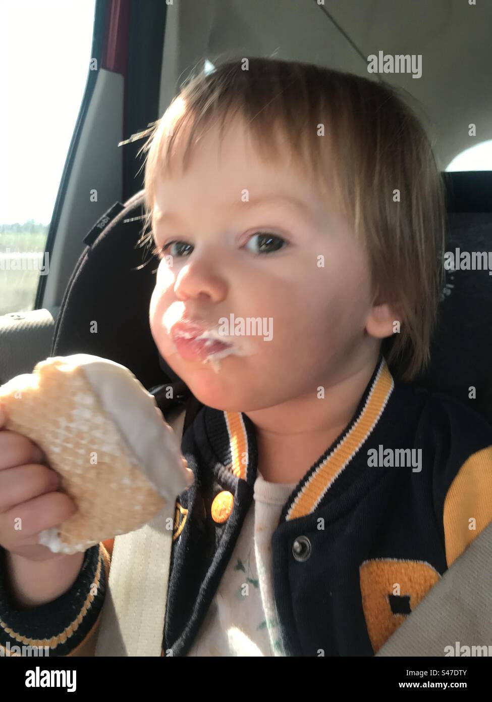 Small Child Eating Ice Cream Stock Photo Alamy the-kings-box-experience
