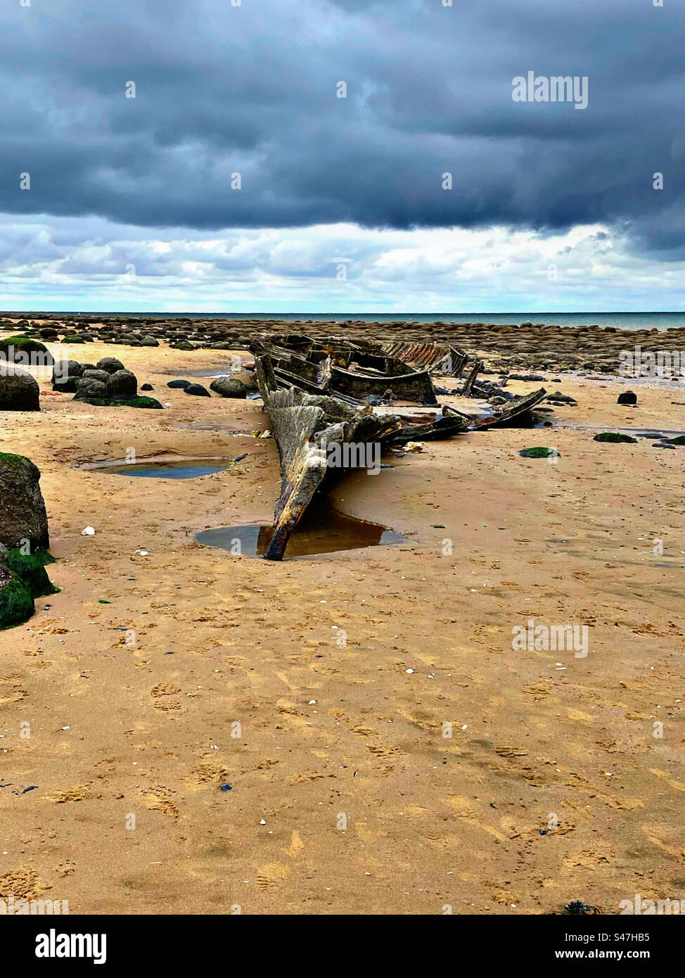 Boat wreck, Old Hunstanton Stock Photo Alamy