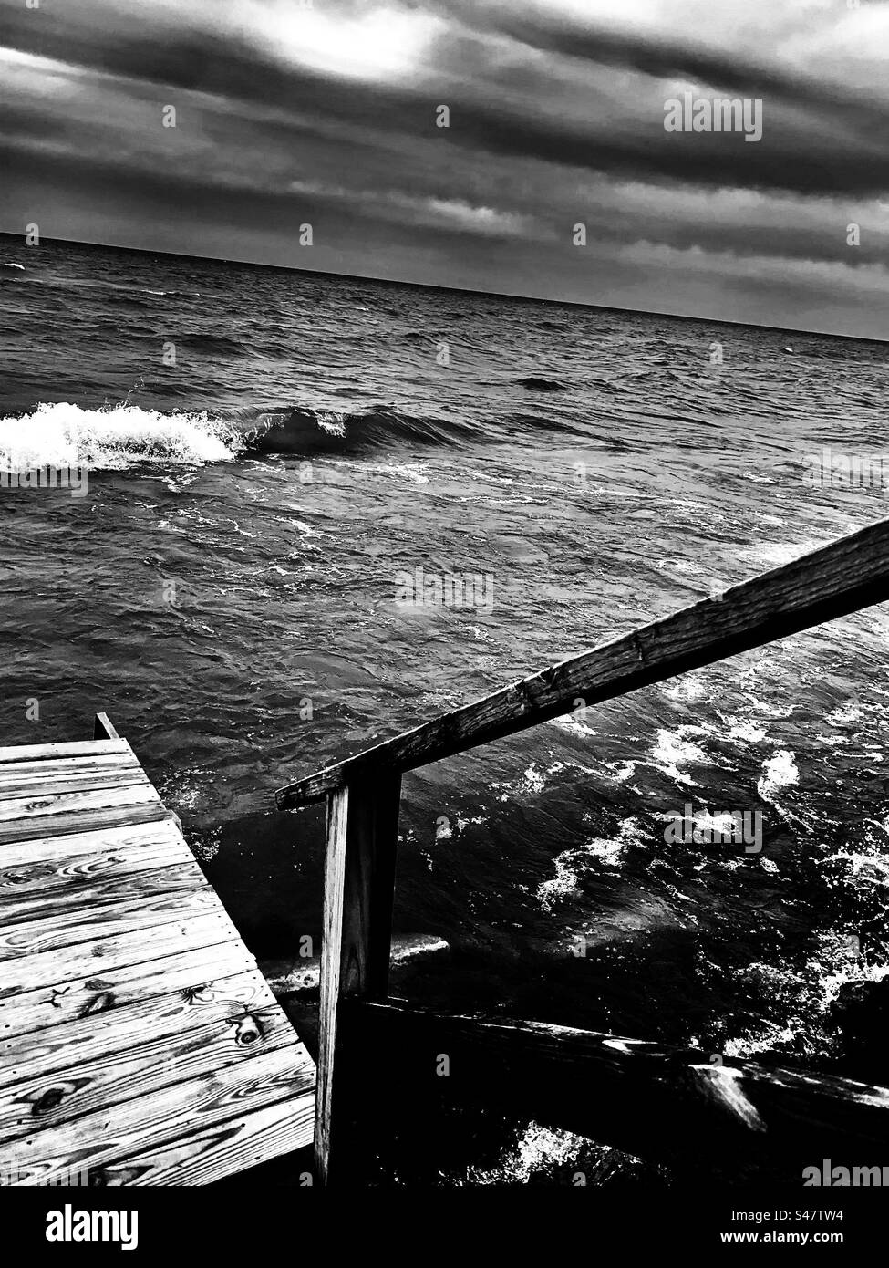Waves dock Black and White Stock Photos & Images - Alamy