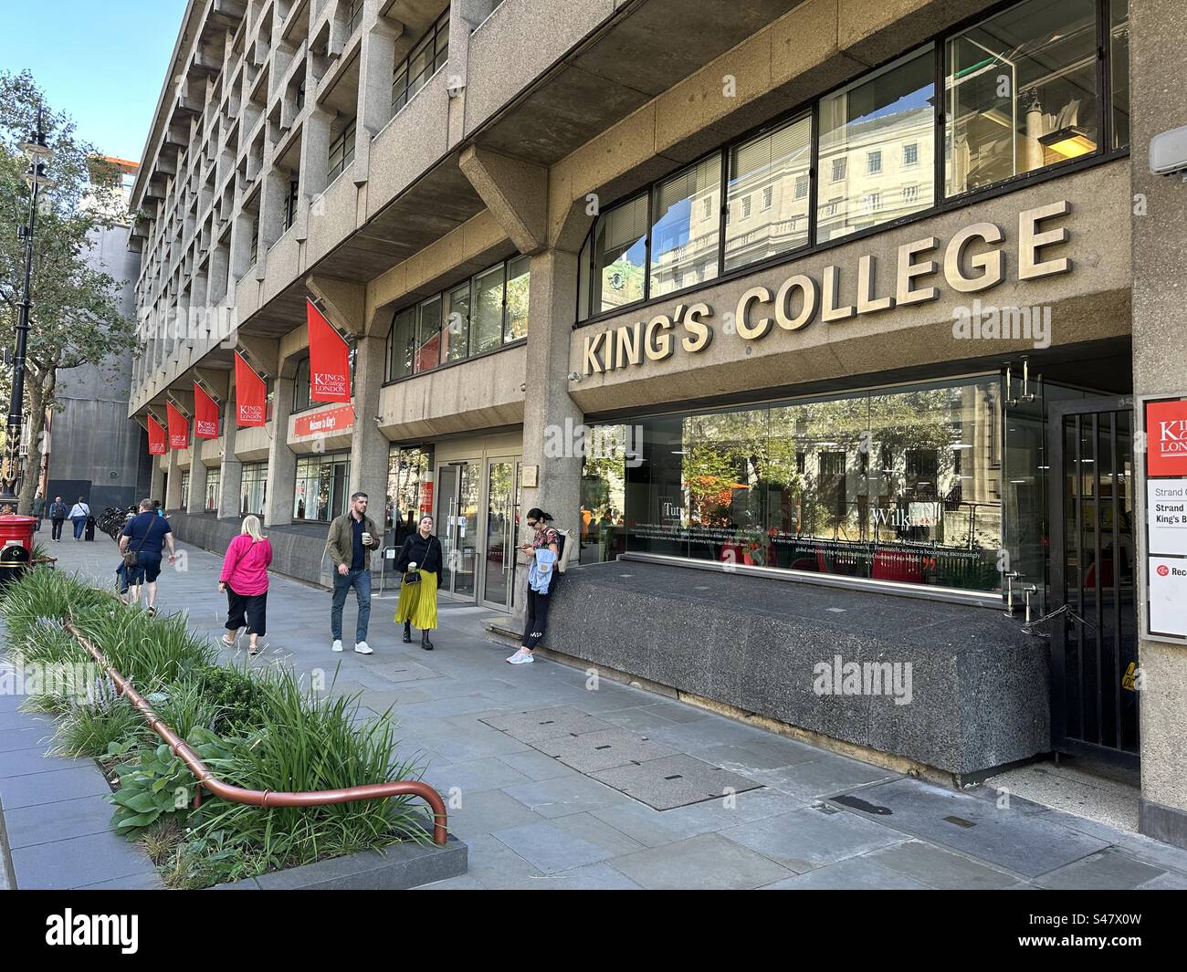 Exterior of building on the Strand campus of King’ college London Stock Photo Alamy