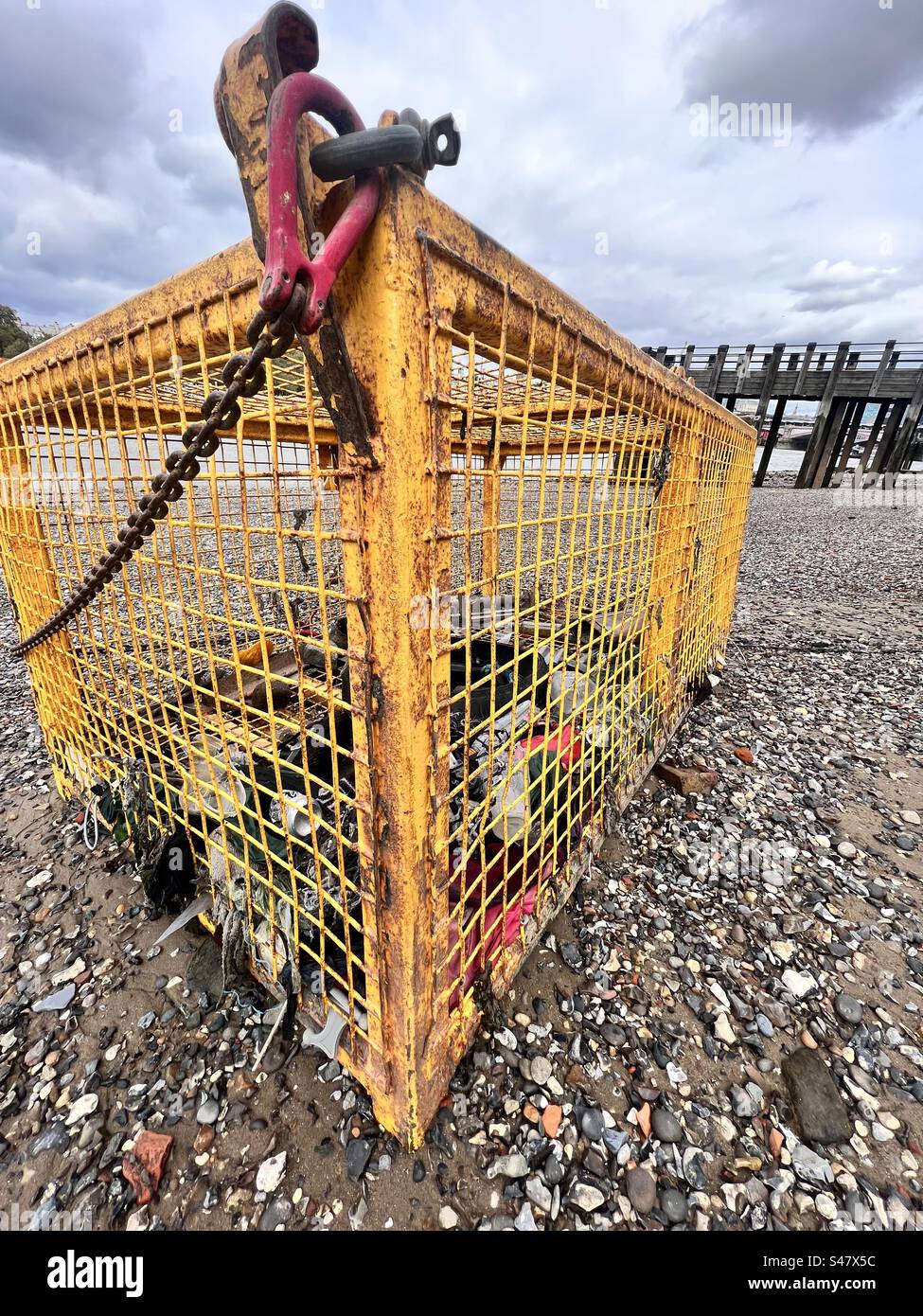 Trash collection River Thames foreshore Stock Photo Alamy