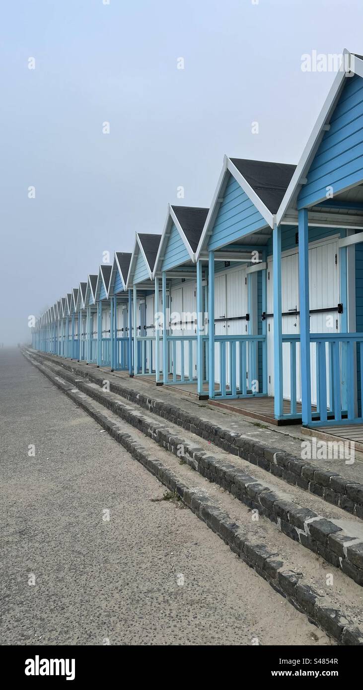 Bridlington beach huts hi-res stock photography and images - Alamy