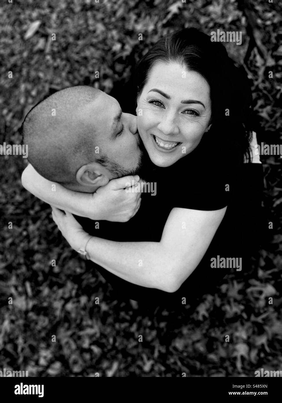 Hugging couple Black and White Stock Photos & Images Alamy