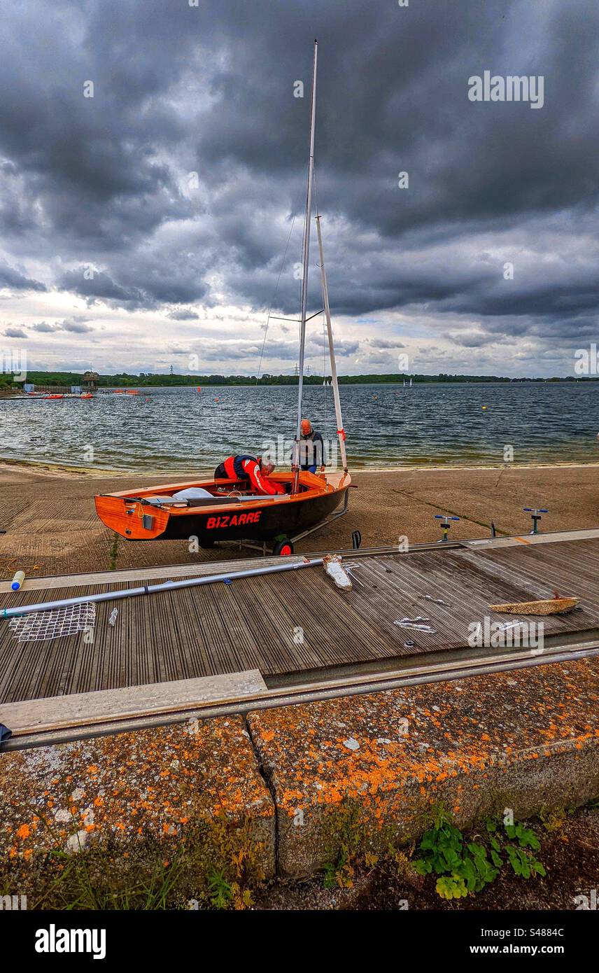 Sailing at Farmoor reservoir, Oxfordshire UK Stock Photo - Alamy