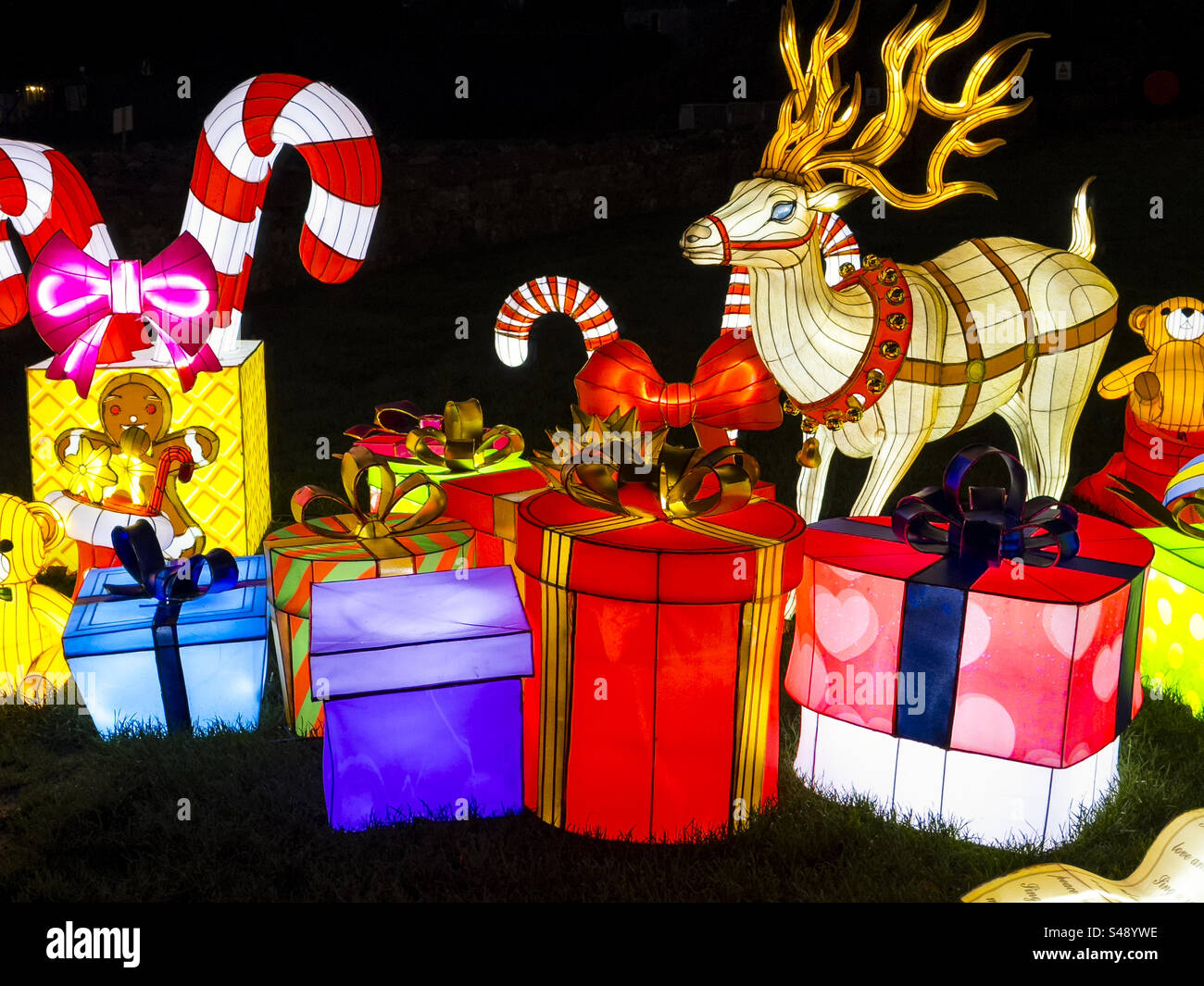 Christmas festival at Cardiff Castle Stock Photo Alamy