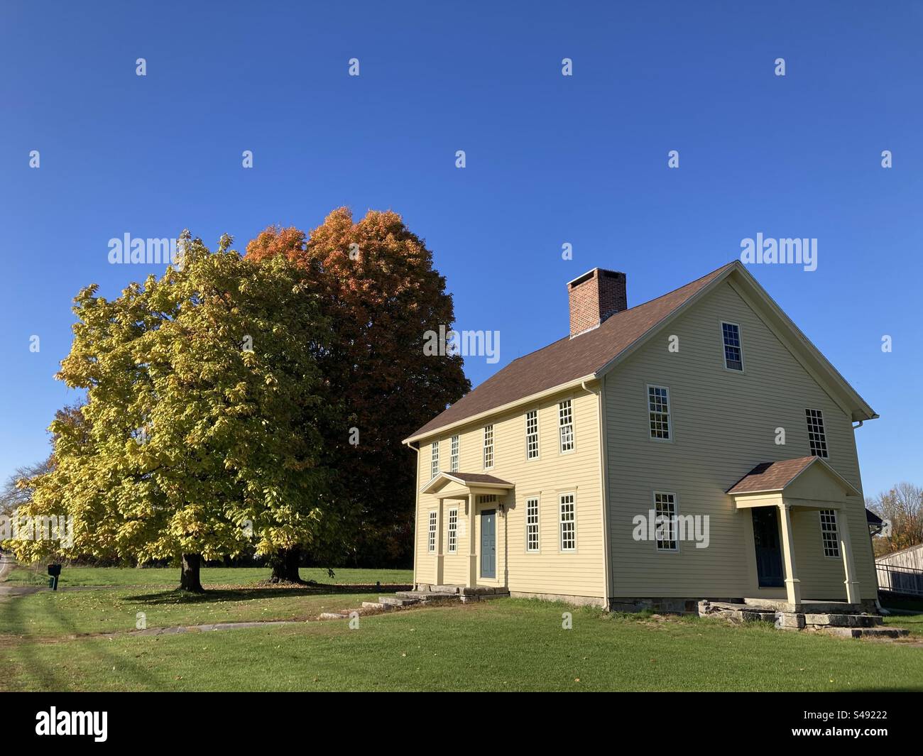 Exterior view of Jonathan Trumbull, Jr. House Museum in Lebanon, Connecticut, USA.  Vintage, wooden home.  American Revolution and local history. - Smartphone Captured Stock Image