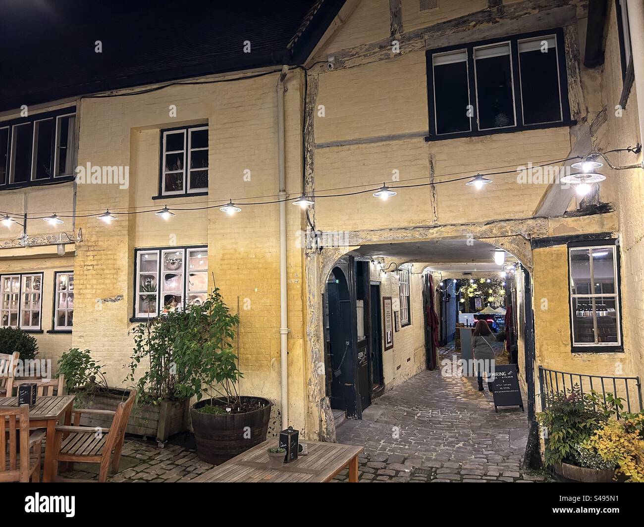 The King’s Head, courtyard, Aylesbury. One of England’s best preserved coaching inns. Original