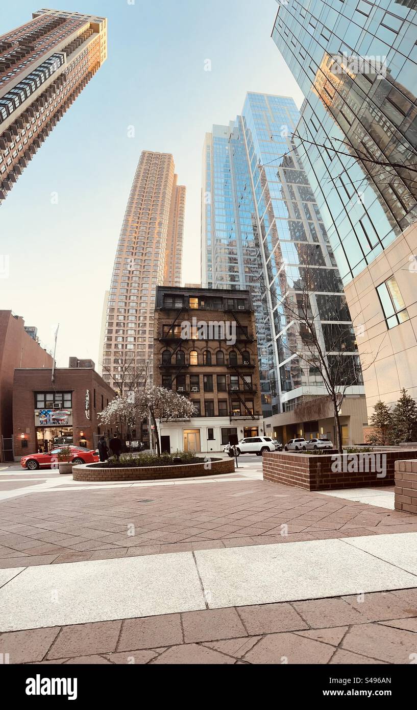 Tall buildings in new york hi-res stock photography and images - Alamy