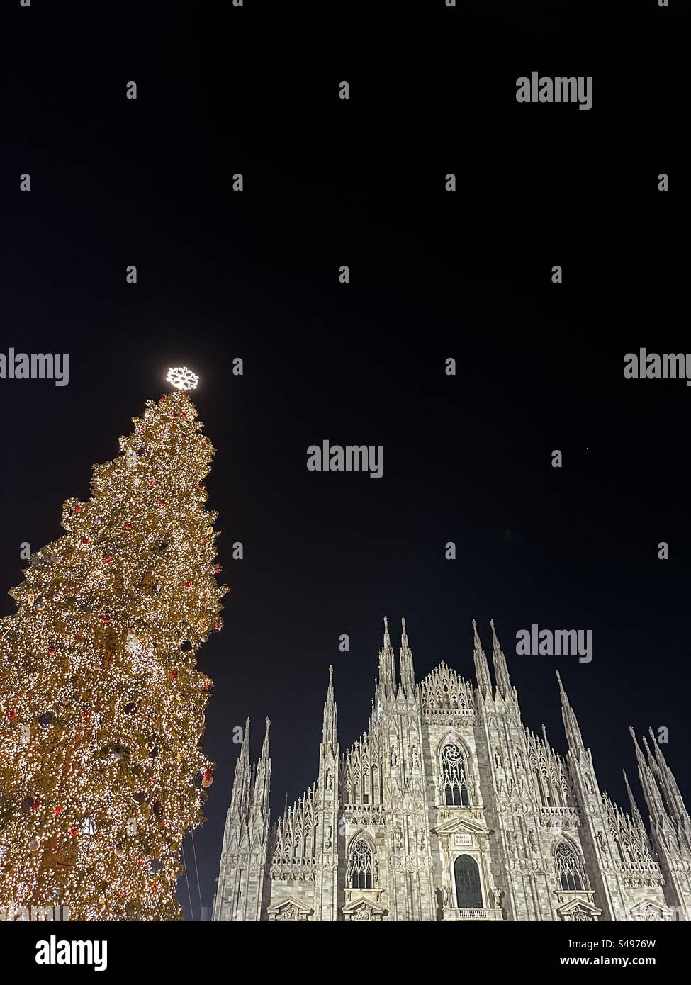 Christmas in Milano Duomo Stock Photo Alamy