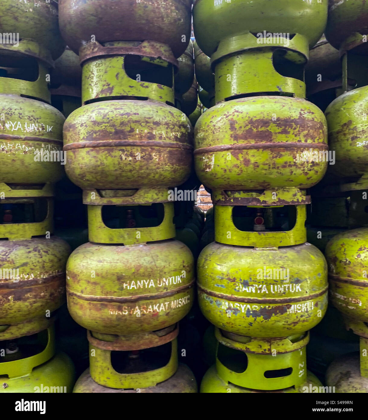 Small green gas cylinder Stock Photo Alamy