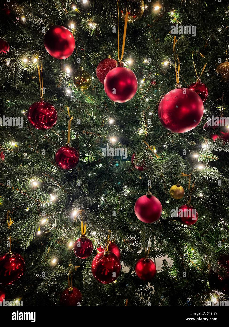 Christmas tree decorations close up red hi-res stock photography and ...