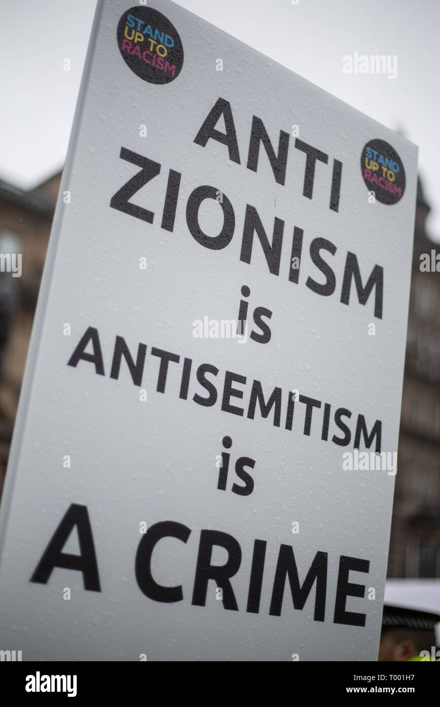 Glasgow, Scotland, 16th March 2019. Pro-Palestine and Pro-Israel groups meet at an Anti-racism rally in George Square, in Glasgow, Scotland, 16 March 2019.  Photo by: Jeremy Sutton-Hibbert/Alamy Live News. Stock Photo