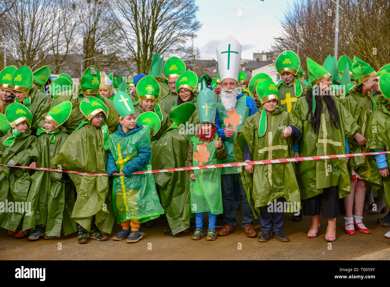 Athlone Town, Ireland. 16th March 2019. Crouds take to Burgess Park in  Athlone during the Athlone St. Patricks Day festivities to try and break  the record for the most amount of St