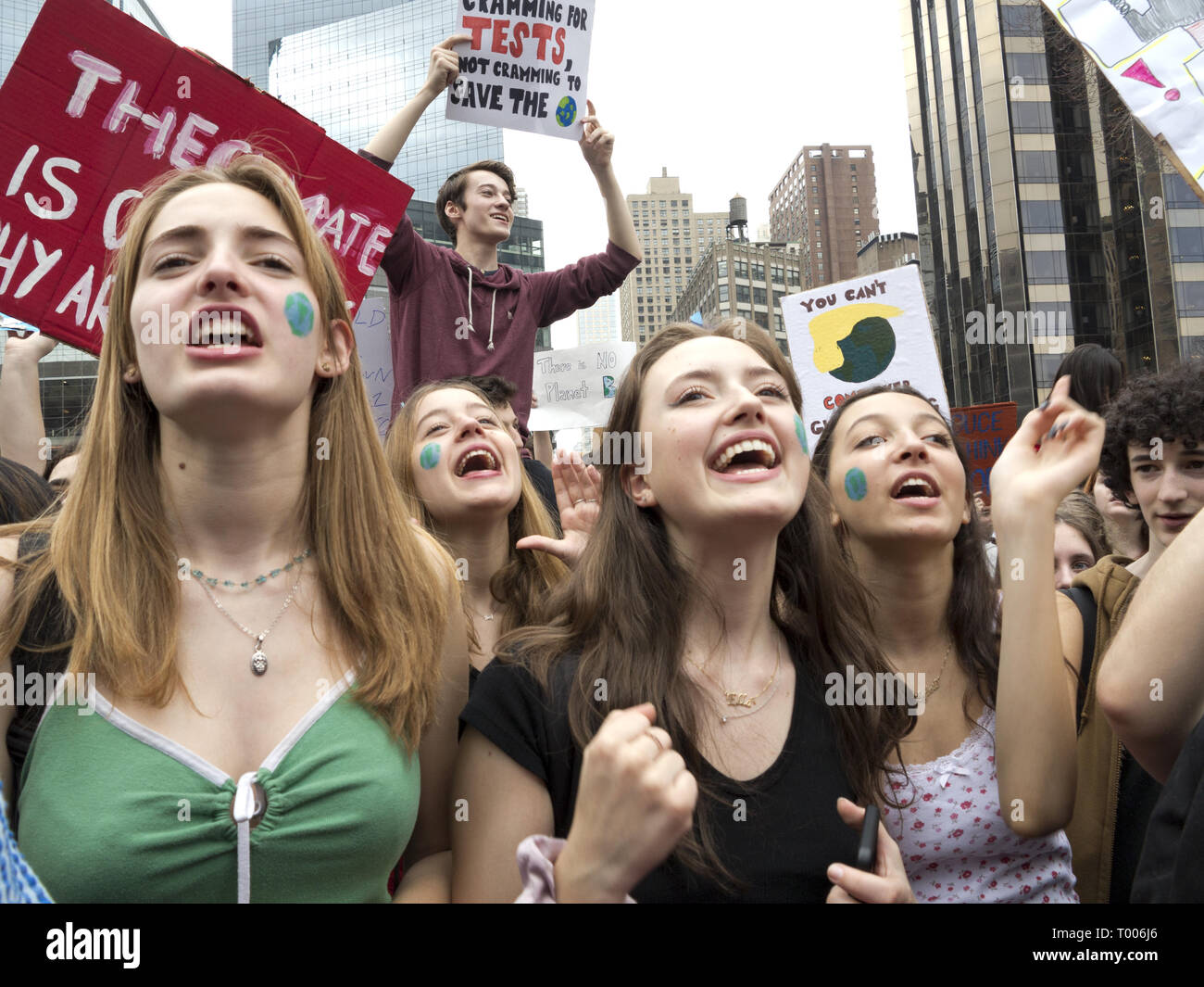 New York City, USA. 15th March, 2019. Youth strike for climate change at Columbus Circle in Manhattan. Credit: Ethel Wolvovitz/Alamy Live News Stock Photo