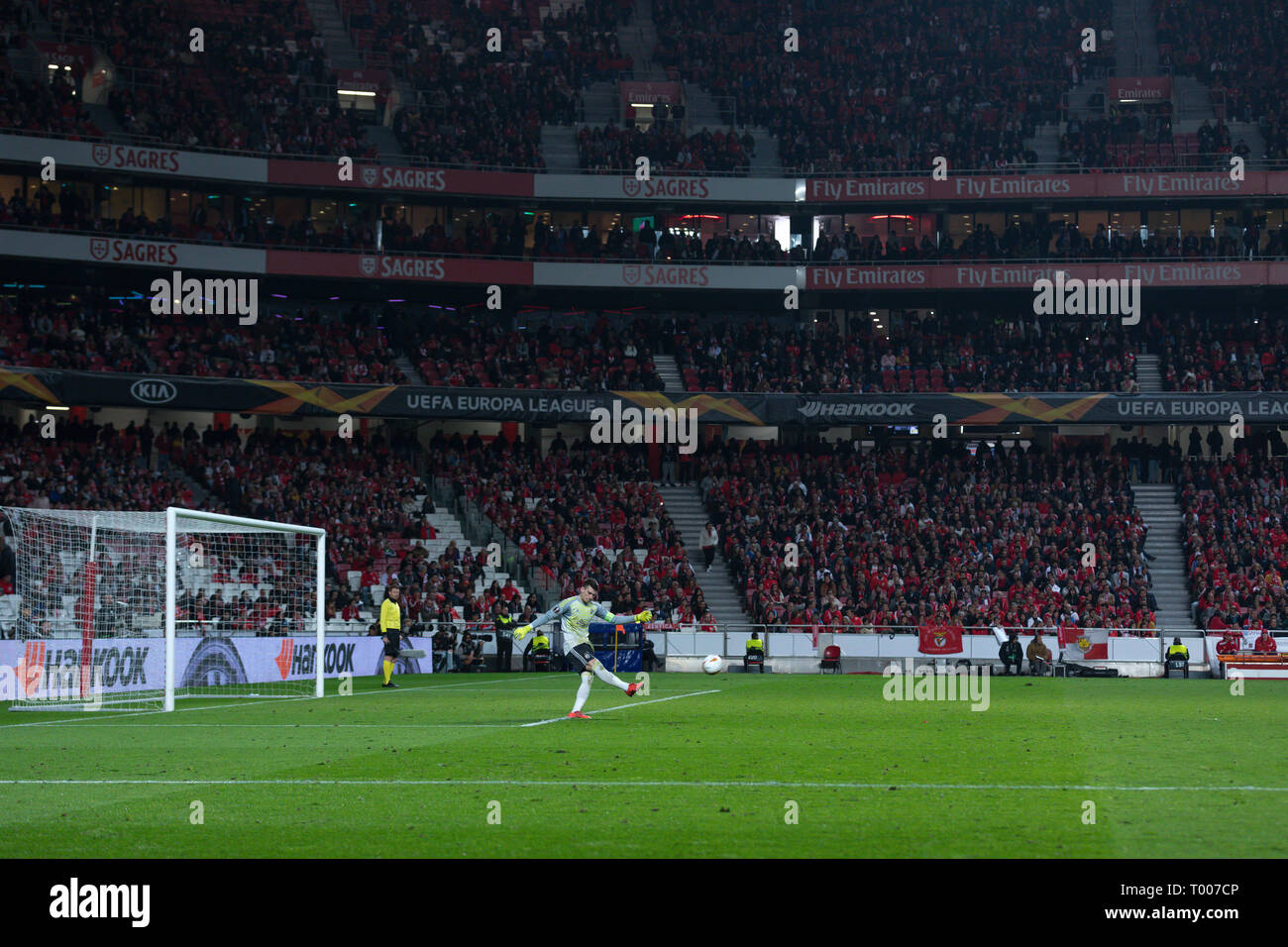 Lisbon, Portugal. March 16th 2019.. Dinamo Zagreb's goalkeeper from Croatia Dominik Livakovic (40) in action during the game of the UEFA Europa League, 1/8 Finals, SL Benfica vs Dinamo Zagreb © Alexandre de Sousa/Alamy Live News Stock Photo