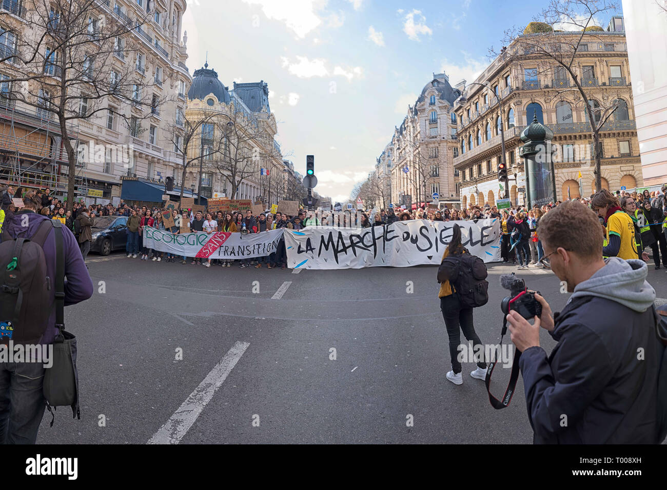 France, 16th March 2019. Head of the Cortege. Walk of the Century, protest for the earth and for environment. That protest is also joined by the Gilets Jaunes (18th wave of protest). Credit: Roger Ankri/Alamy Live News Stock Photo