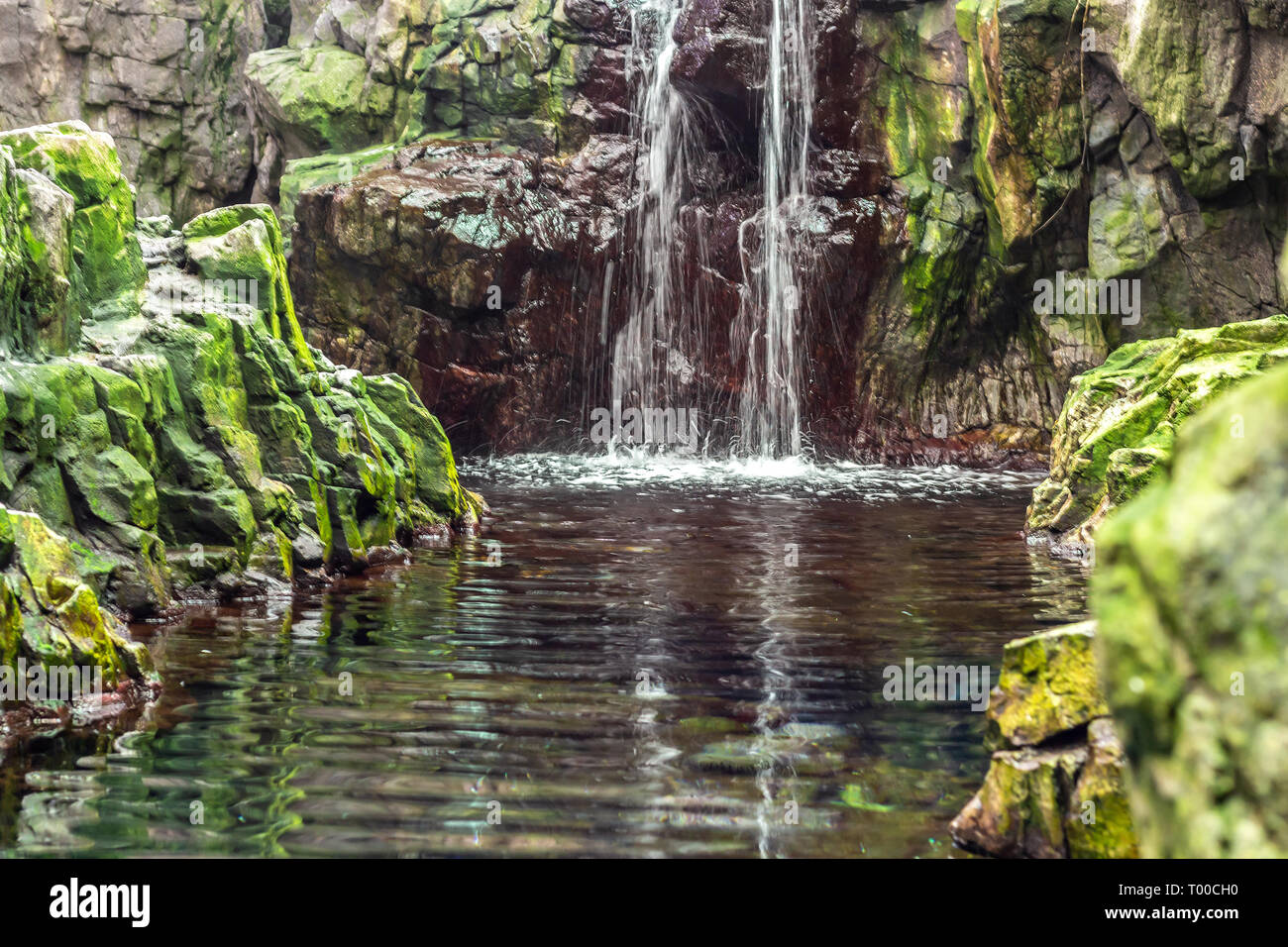 Waterfall splash up close hi-res stock photography and images - Alamy