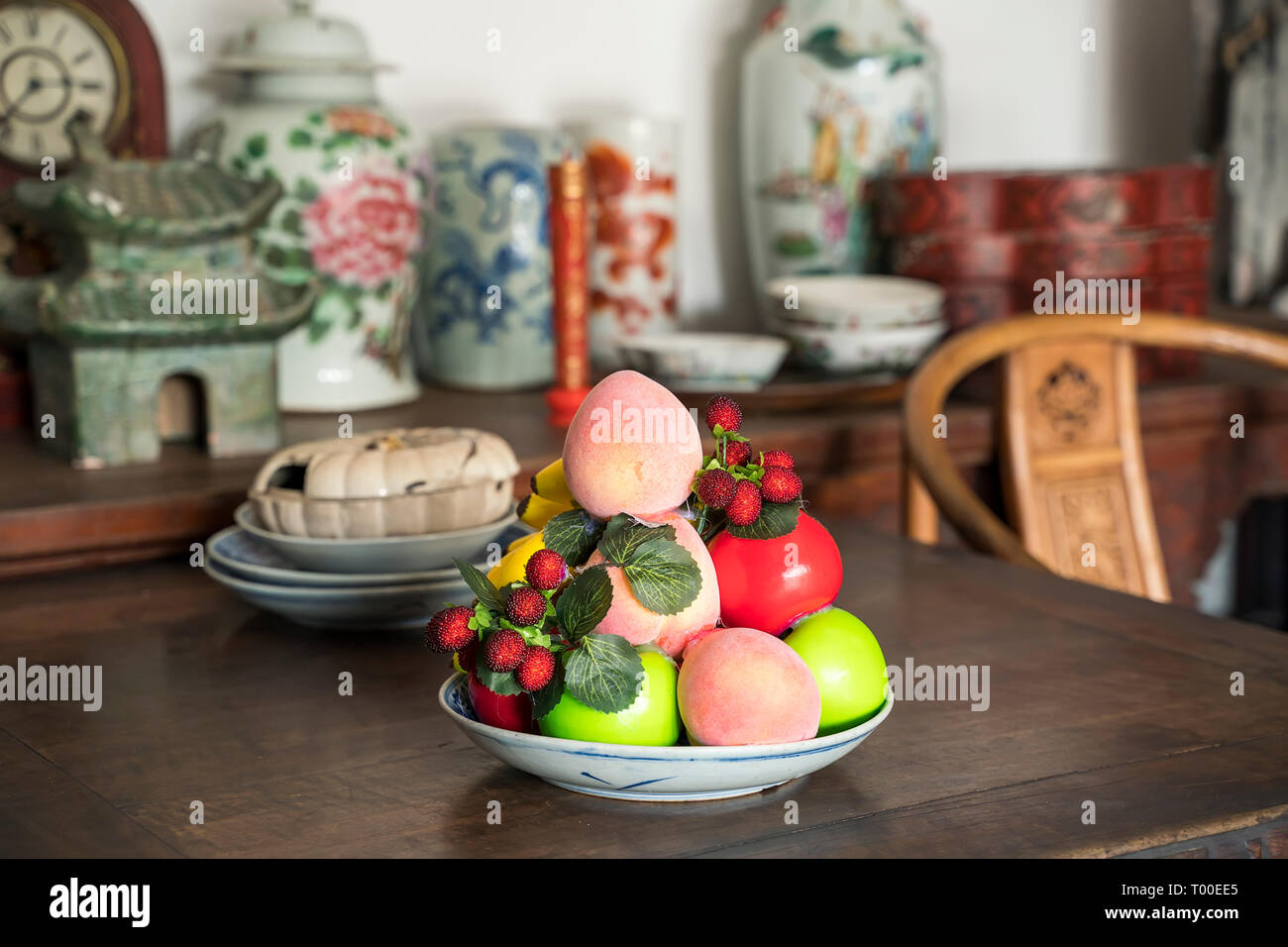 Chinese Setting Traditional chinese setting in classic style on the table Stock Photo ...