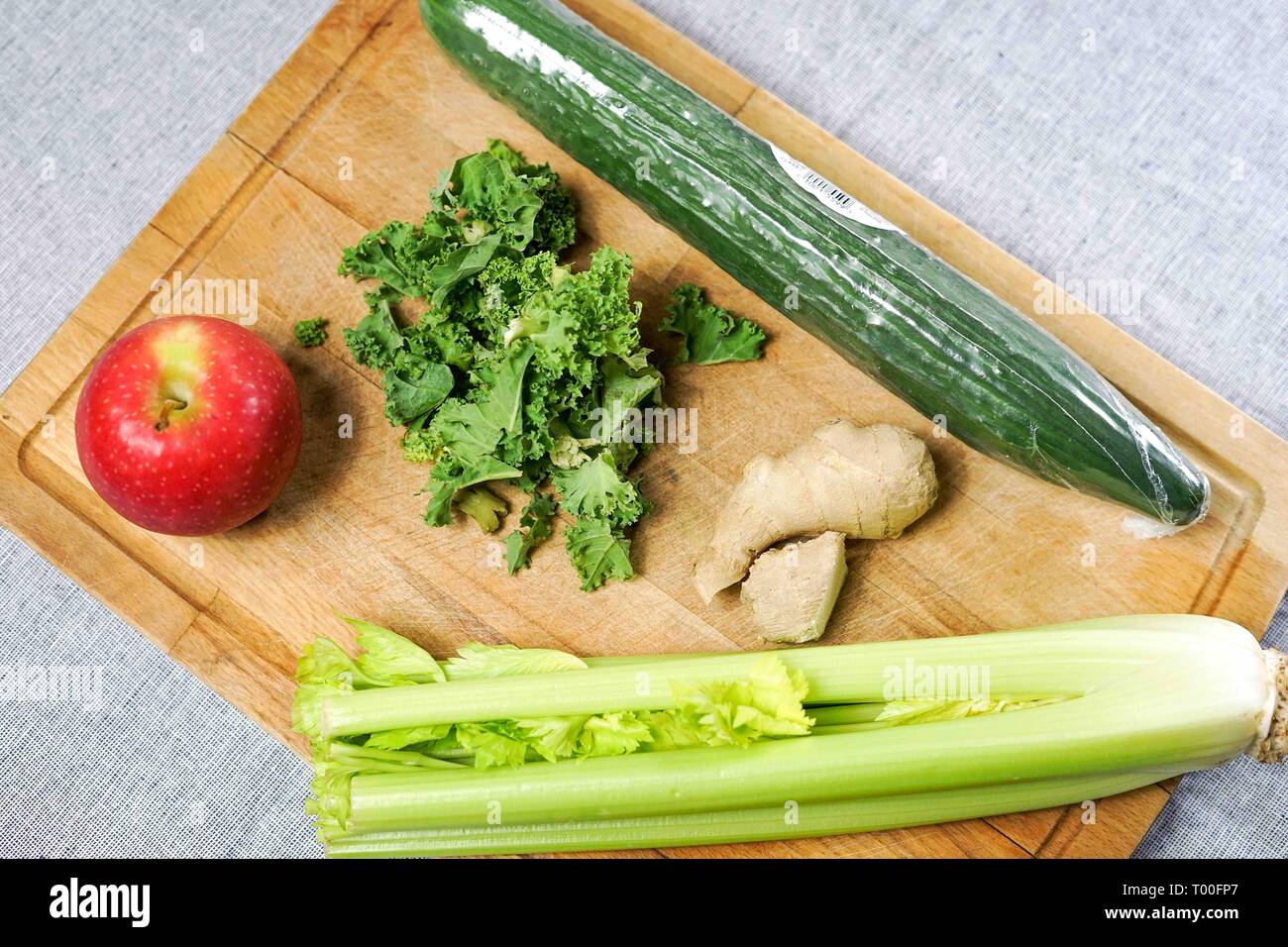Five ingredient fruit salad hires stock photography and images Alamy