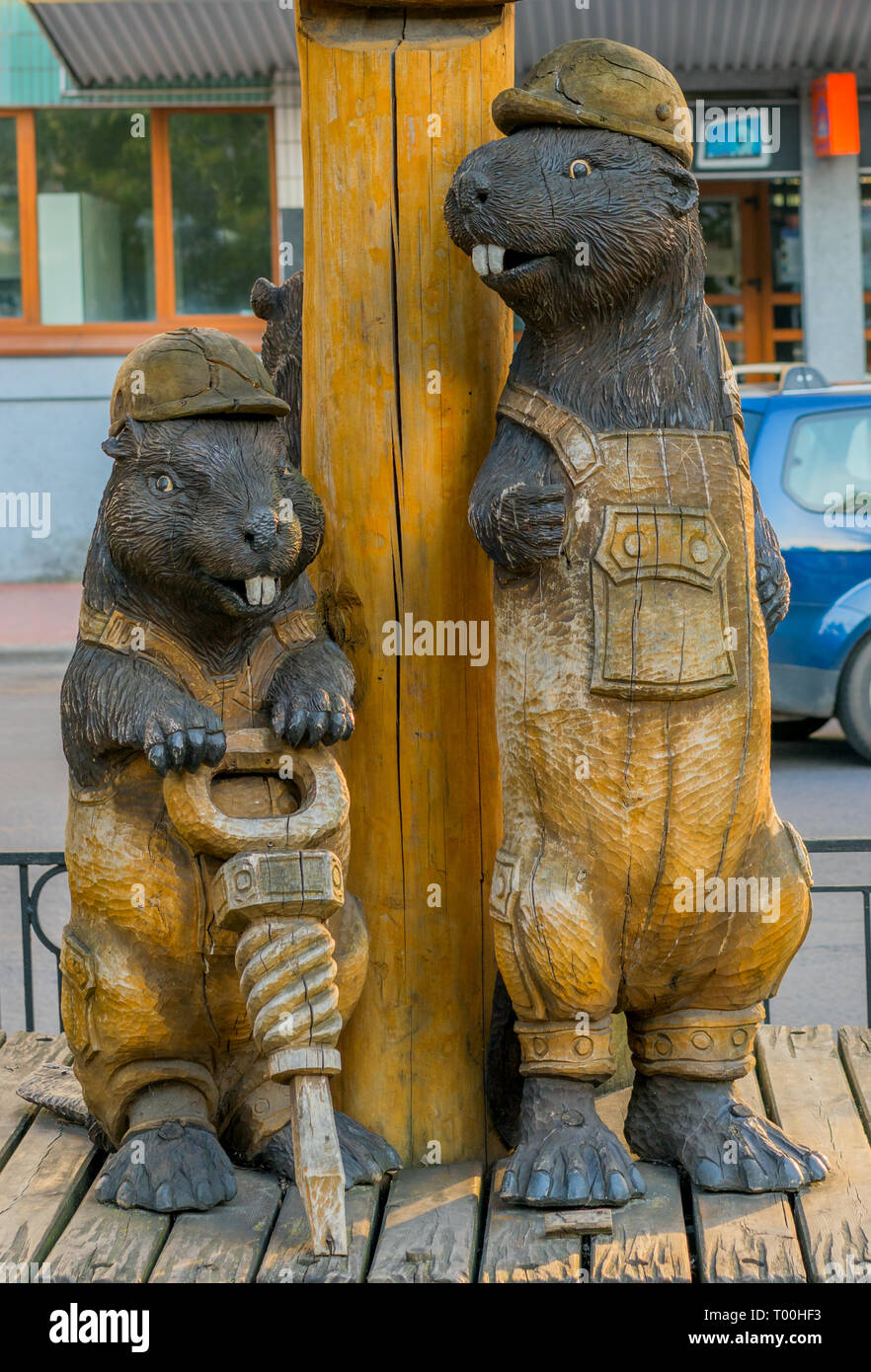 Brest, Belarus - July 28, 2018: Animal figures (beavers) carved from wood. Stock Photo