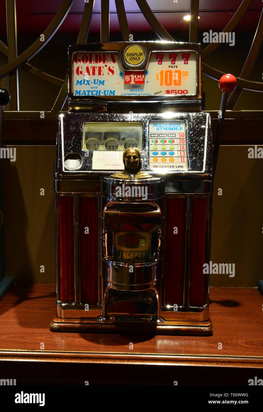 Vintage slot machines in Las Vegas Stock Photo - Alamy