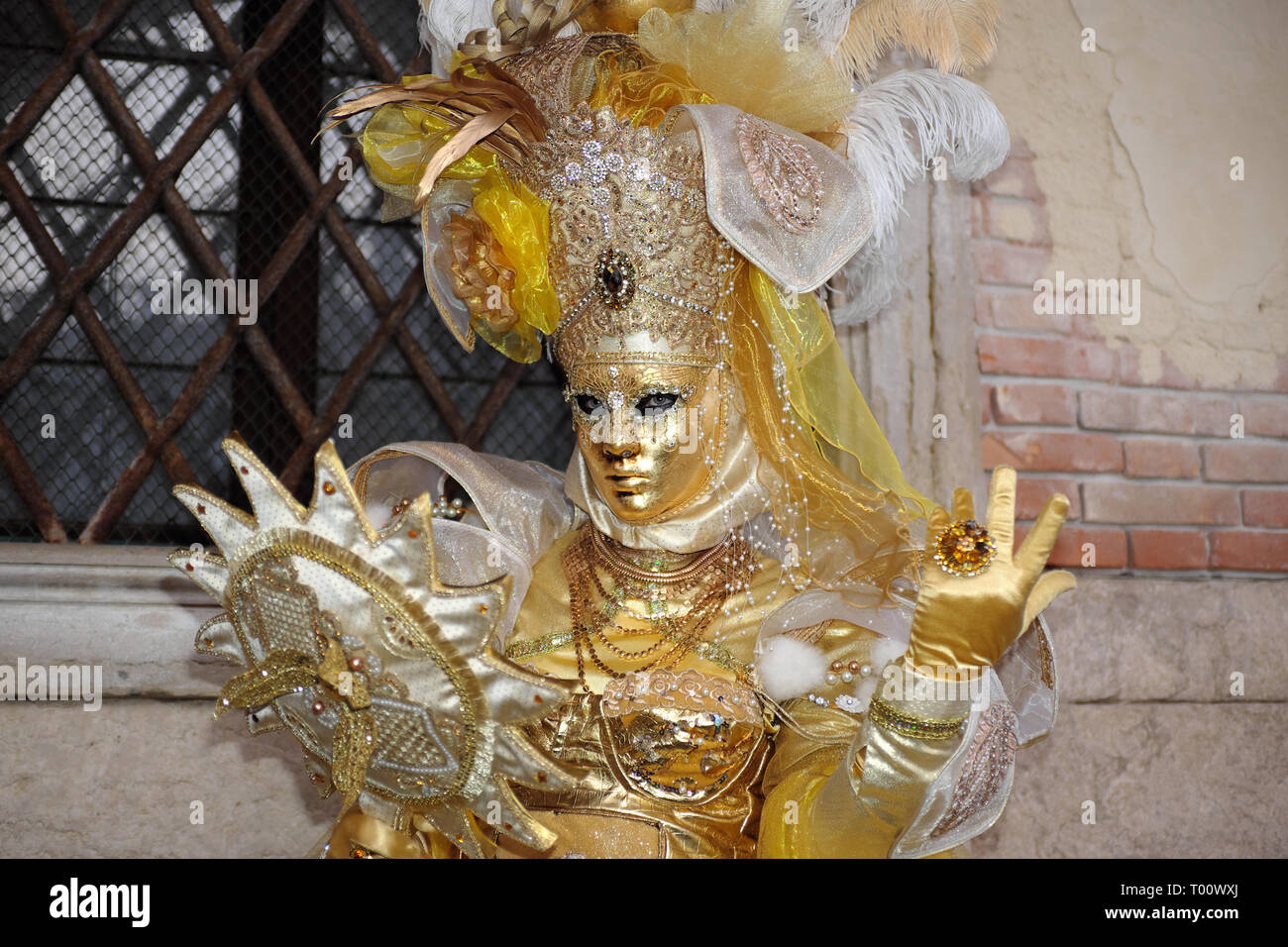 Venice carnival sun costume hi-res stock photography and images - Alamy