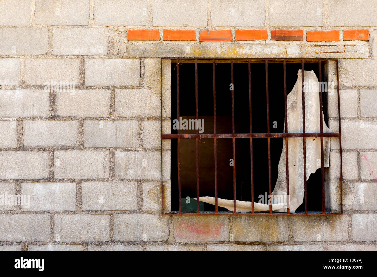 Ruined window of an abandoned house Stock Photo - Alamy