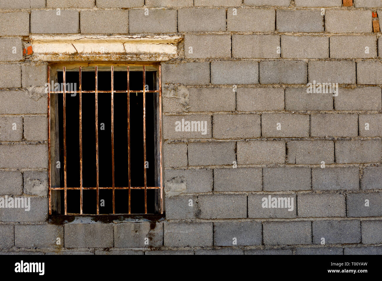 Ruined window of an abandoned house Stock Photo - Alamy