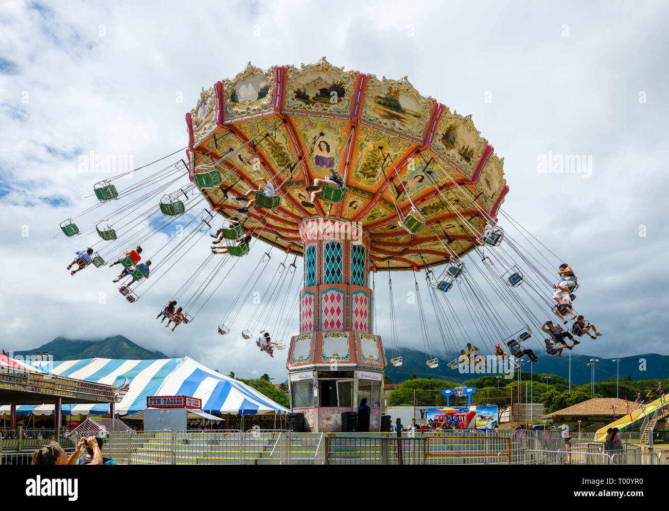 Maui Fair Wave Swinger Stock Photo Alamy