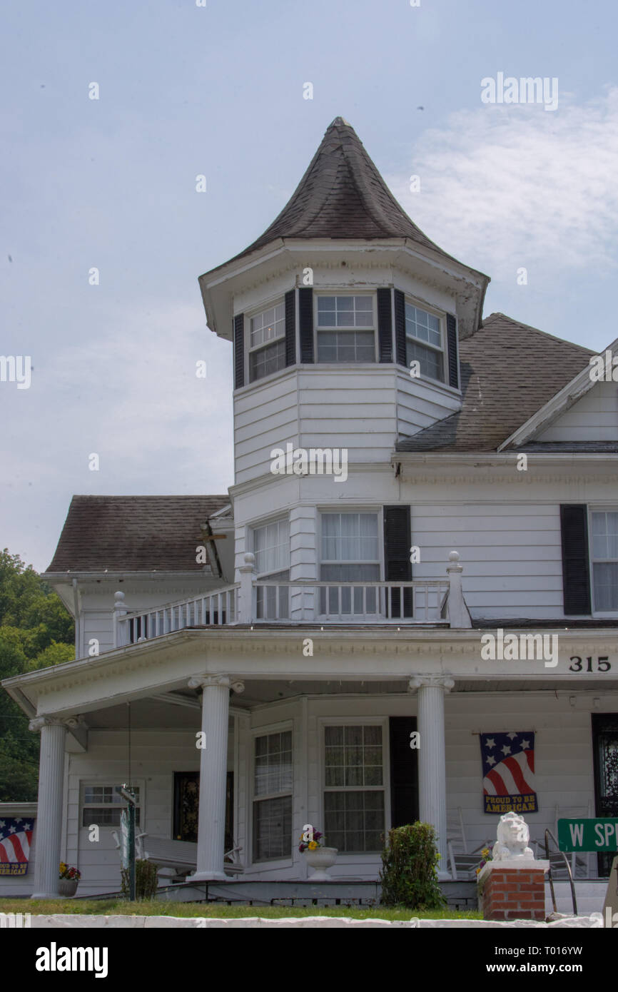 Residences, Homes, S=shops and other scenes on the roadways of Oliver Springs, Tennessee. Stock Photo