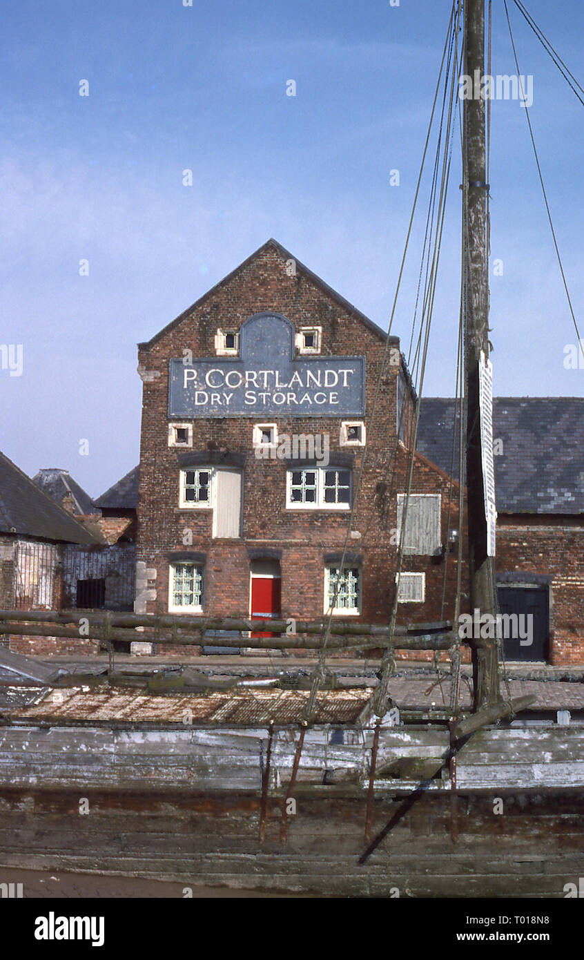 NORFOLK; KINGS LYNN; PURFLEET QUAY WAREHOUSE Stock Photo Alamy
